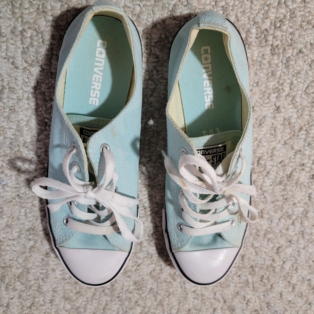 Converse women light blue